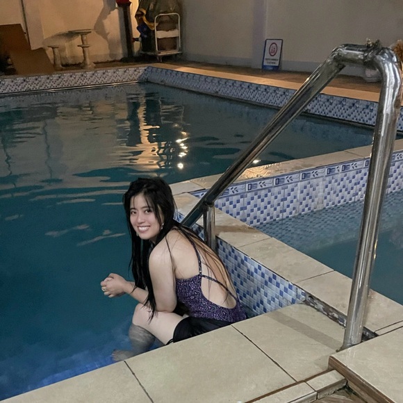 Meet your Posher! :-) - Picture 15 of 17